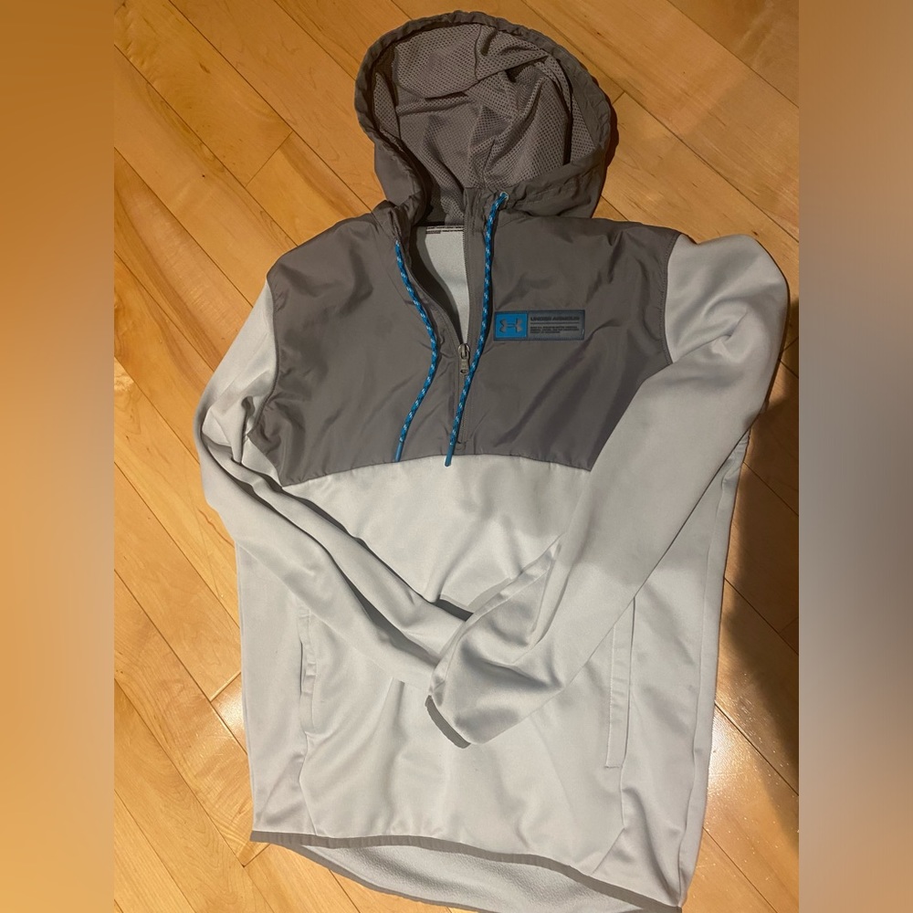 Under Armour men’s small half zip pullover
